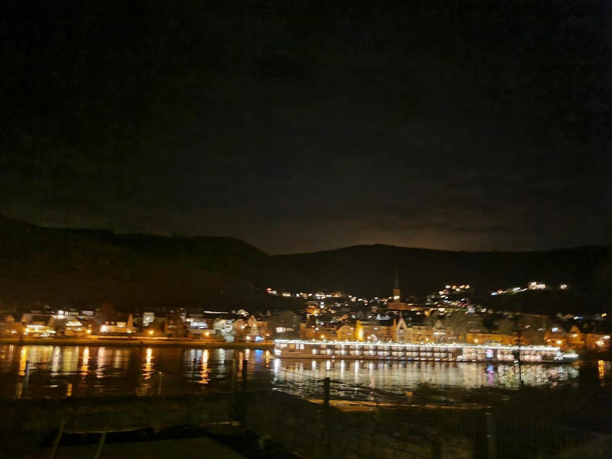 Mv Roemervilla, Lofts & Penthouses Mit Traumhaftem Moselpanoramablick Und Sauna ทรัยส์-คาร์เดิน ห้อง รูปภาพ